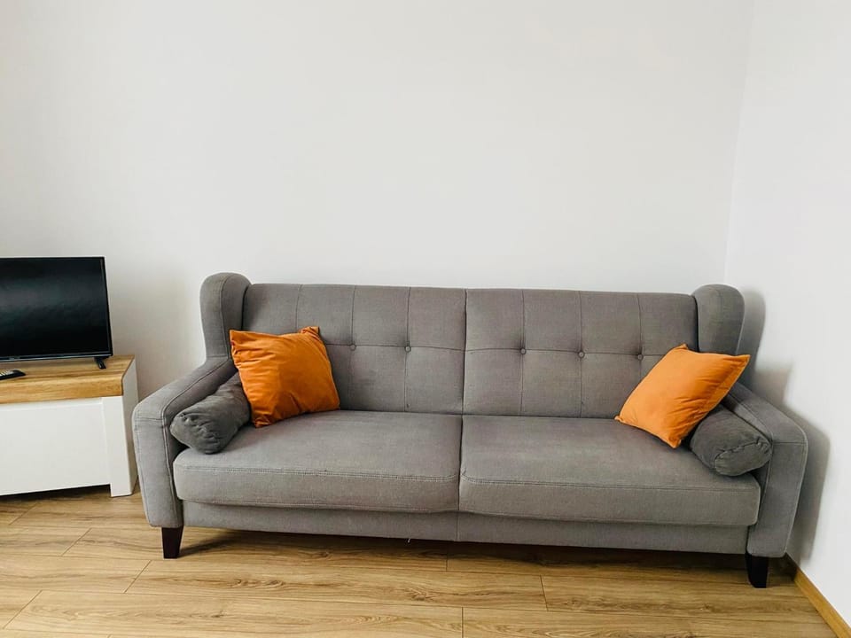 Communal lounge/ TV room, TV and multimedia, Living room, Seating area, Evening entertainment