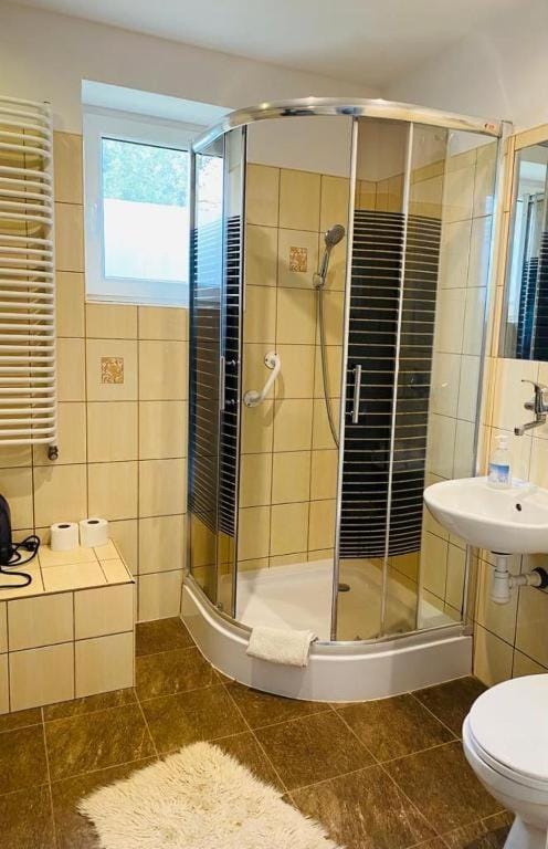 Shower, Toilet, Bathroom