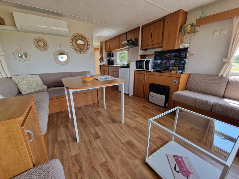 Chalet 'Como La Flor' Julianadorp Flowerfields Overview! 'Airconditioning' Chalet in Julianadorp