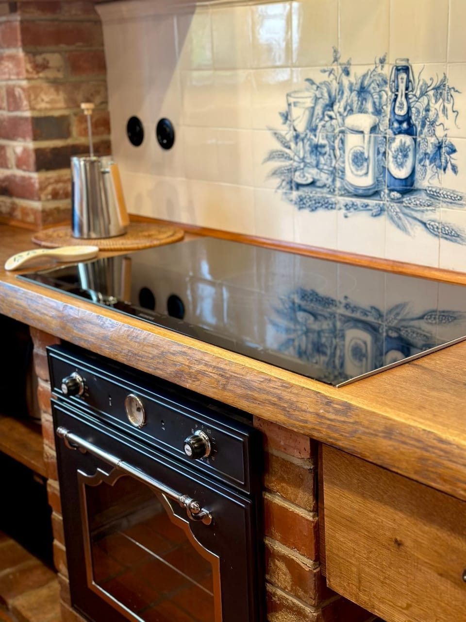 Kitchen or kitchenette, stove