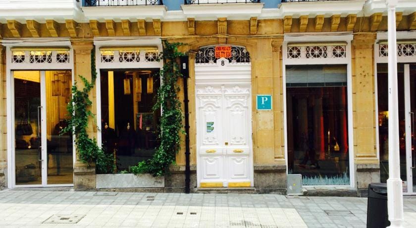 Pension Martinez Bed and Breakfast in Bilbao