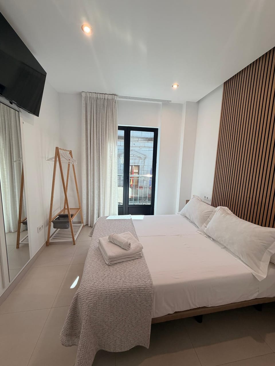 TV and multimedia, City view, towels