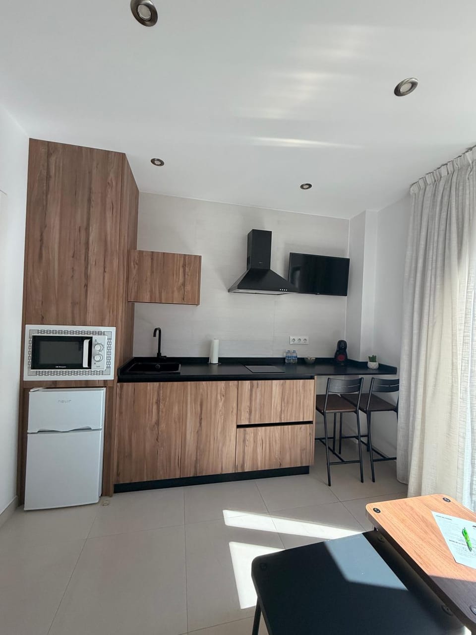 microwave, minibar