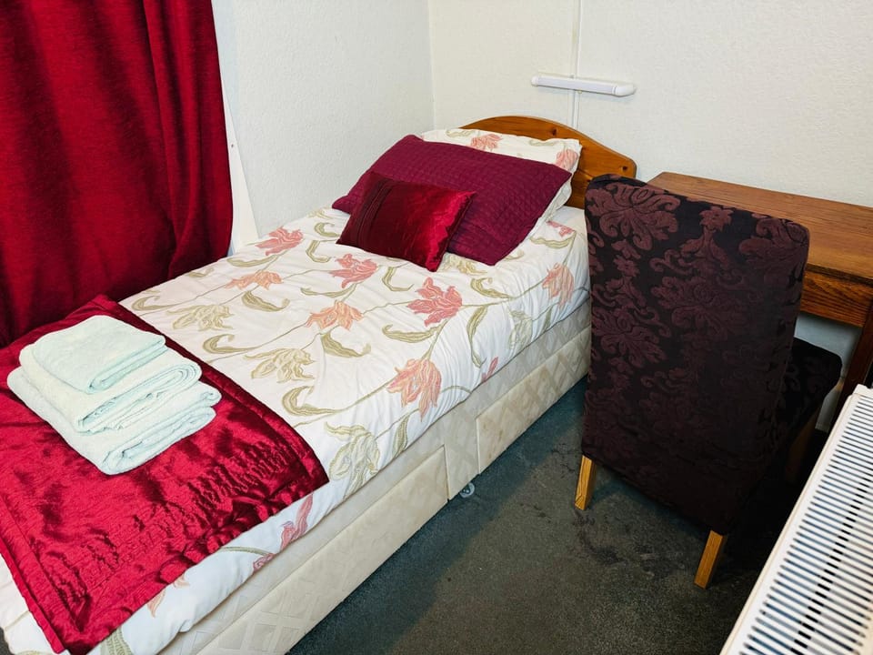 The Bliss 8 Home stay, Self check in with smart lock, Non Smoking Home in and out, Zero tolerance for noise after 11pm Vacation rental in Southampton