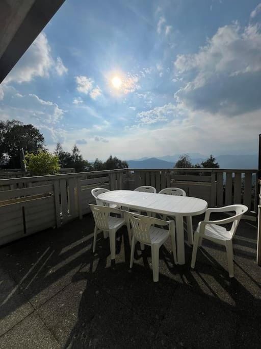 Patio, Natural landscape, View (from property/room), Balcony/Terrace, Dining area