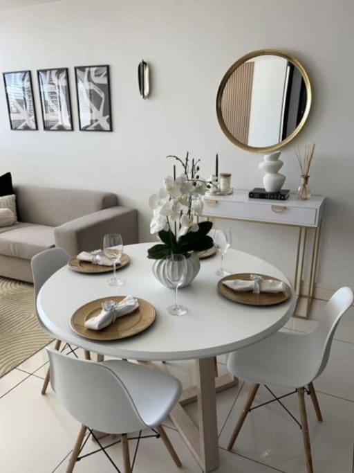 Mareskia's Luxury Suite Apartment in Windhoek