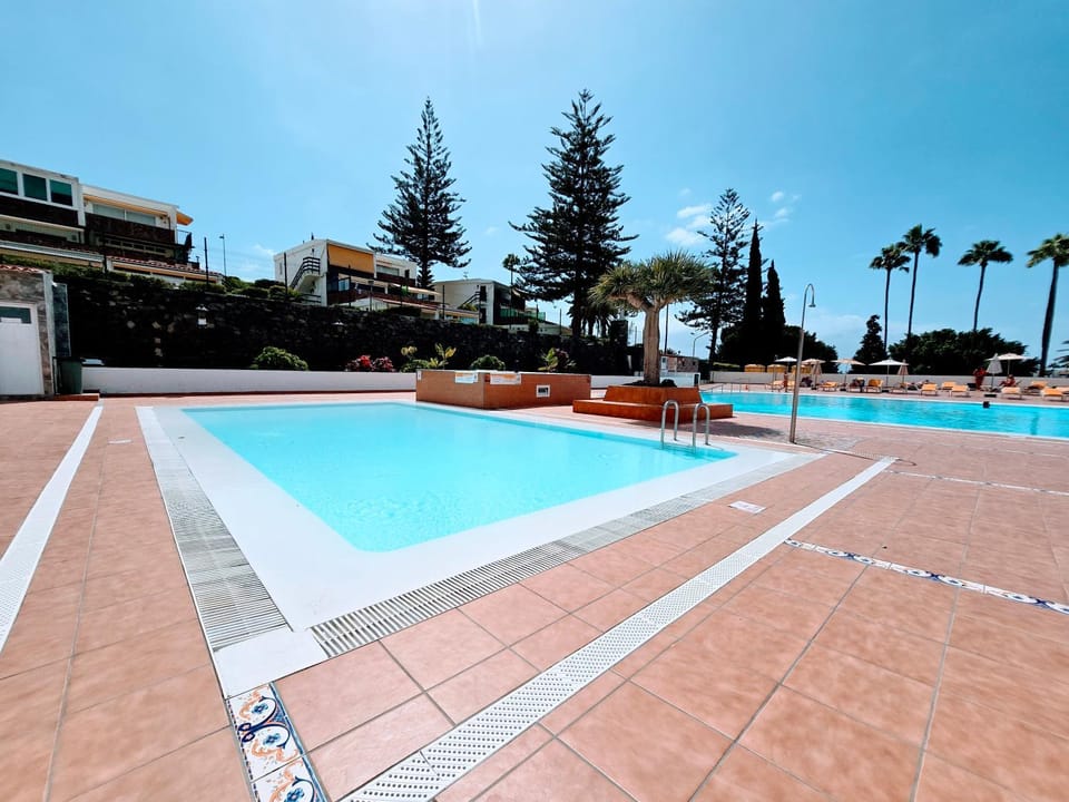 Pool view, Swimming pool