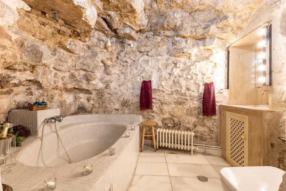 Bathroom, Living room