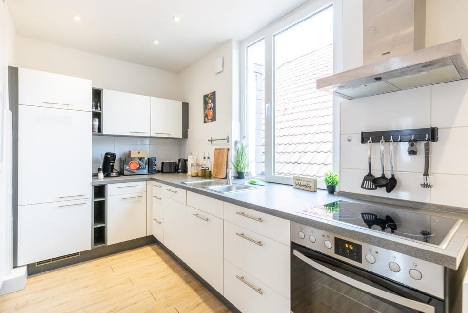Kitchen or kitchenette, dishwasher, stove, kitchen