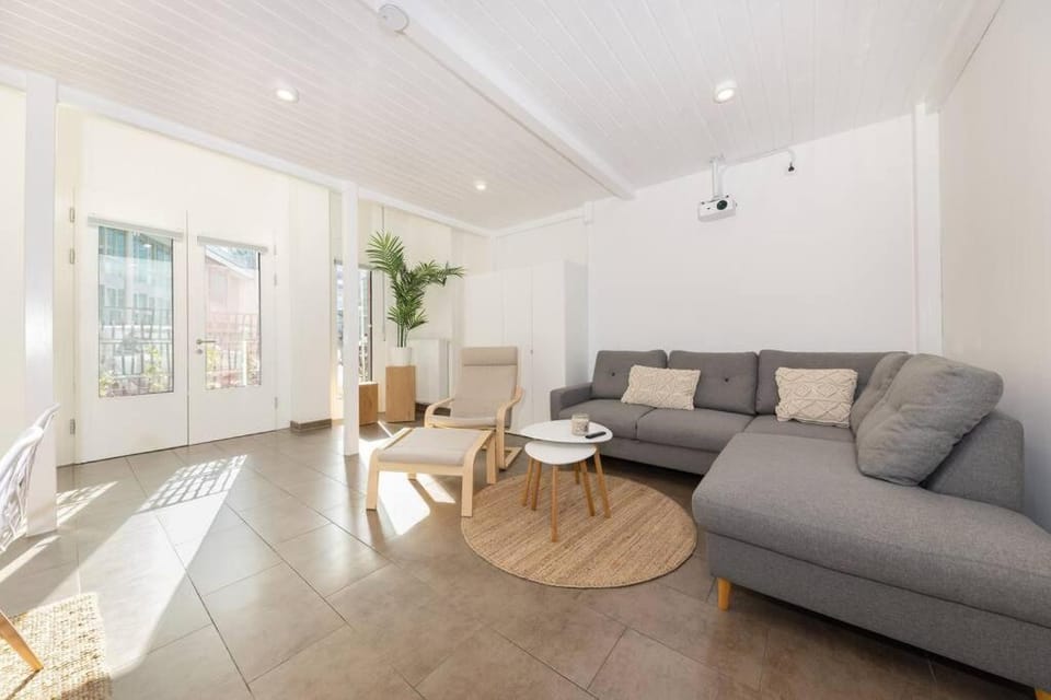 TV and multimedia, Balcony/Terrace, Balcony/Terrace, Living room, Seating area, internet, internet