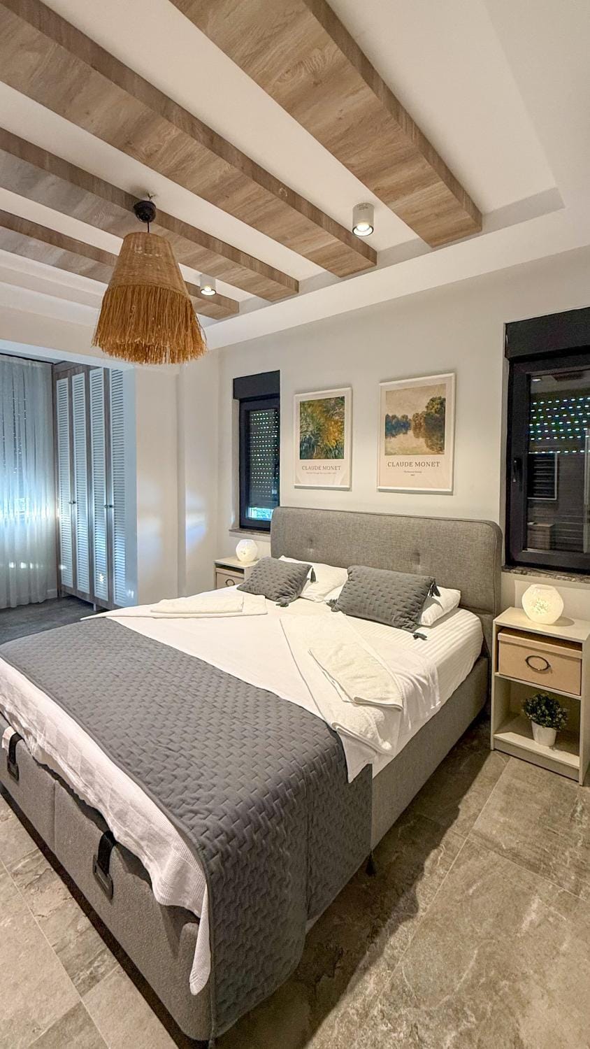 Bed, Living room, Bedroom