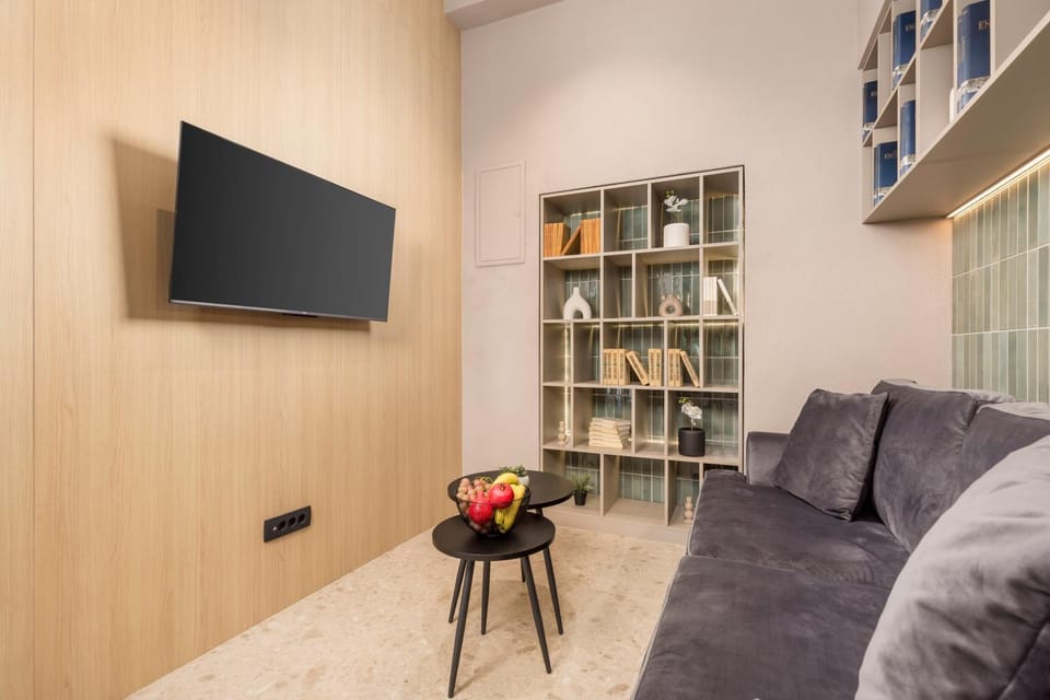 TV and multimedia, Living room, Seating area