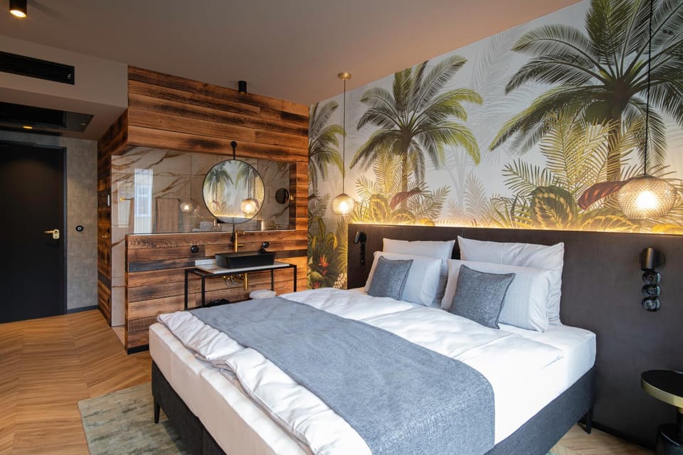 Bed, Photo of the whole room, Bedroom