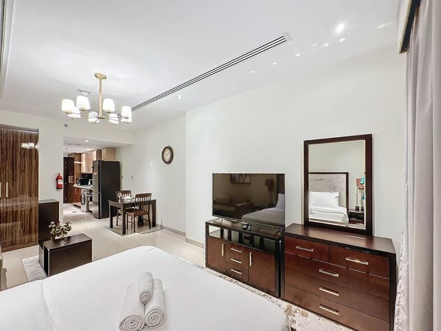 Elite Downtown Studio Apartment in Dubai