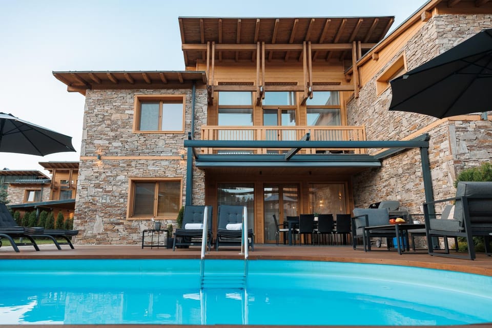 Patio, View (from property/room), Balcony/Terrace, Pool view, Swimming pool, sunbed