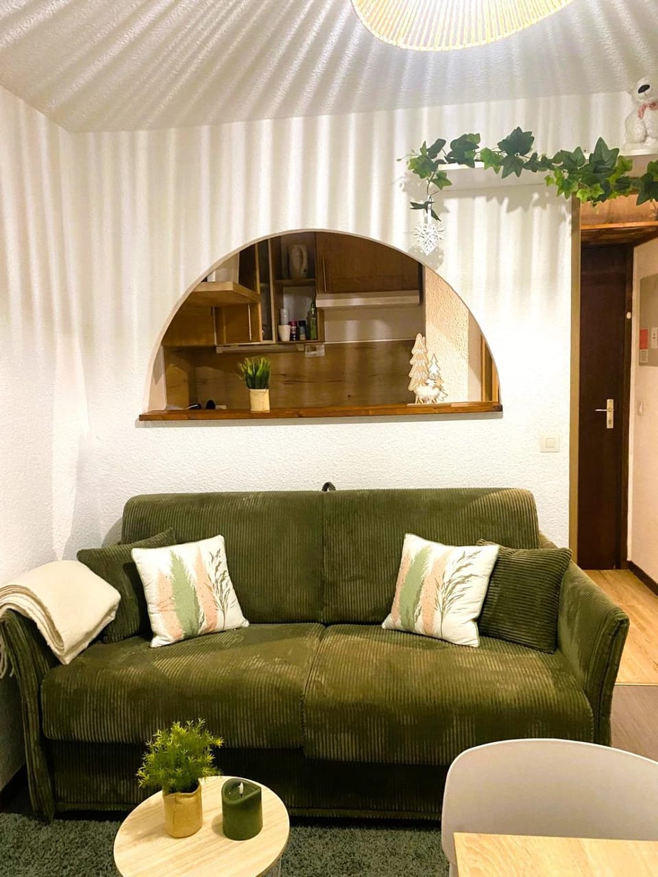 Bed, Night, Living room