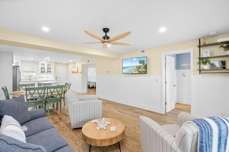 Tarpon Beach 302 Apartment in Sanibel Island