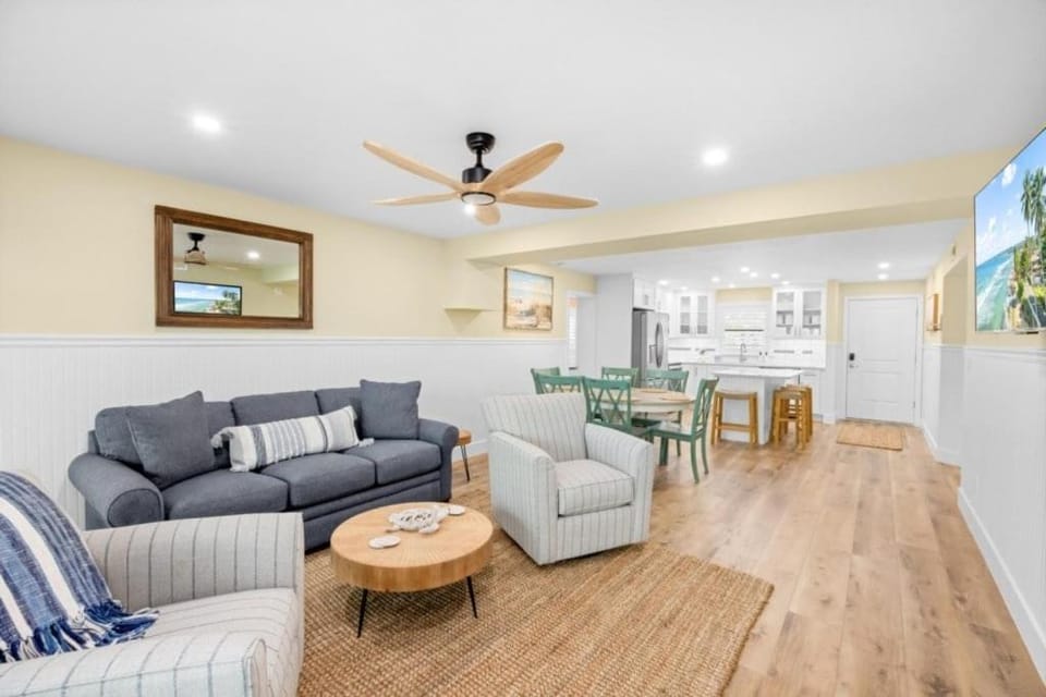 Tarpon Beach 302 Apartment in Sanibel Island