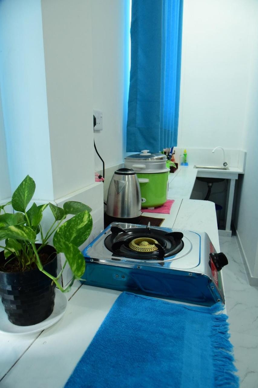 Kitchen or kitchenette, Food and drinks, Dining area
