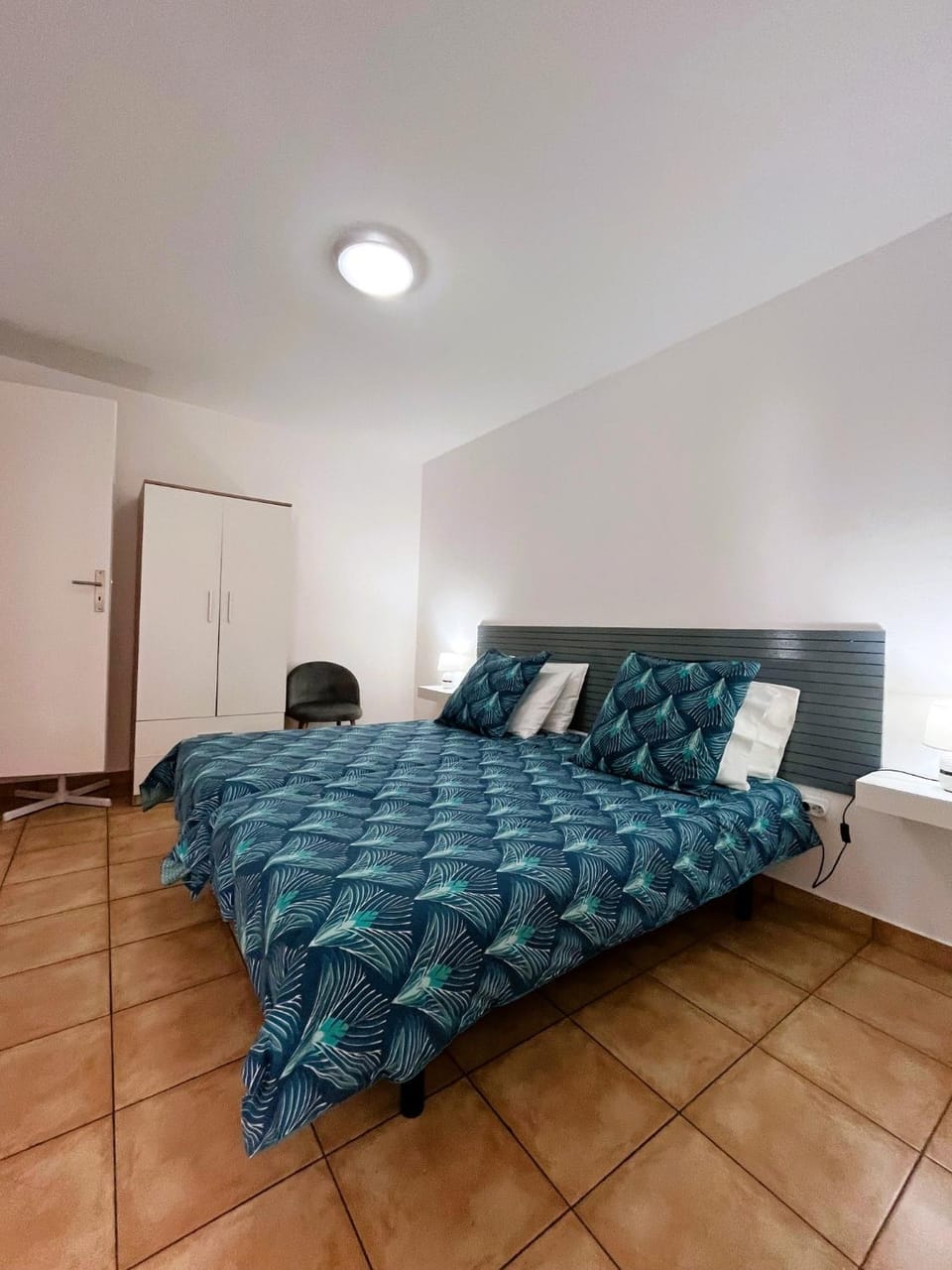 Bedroom, wardrobe
