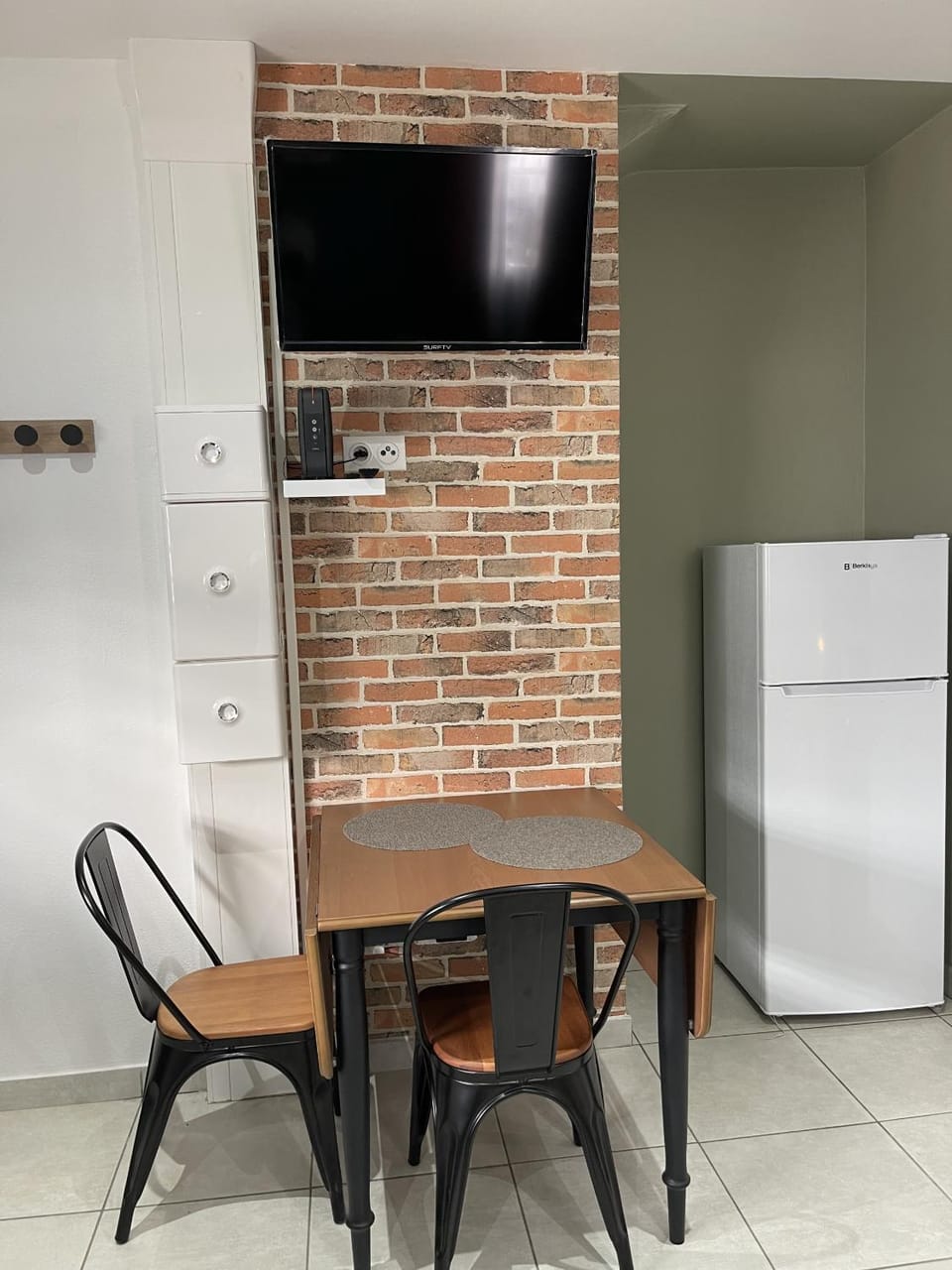 TV and multimedia, Kitchen or kitchenette, Dining area, oven