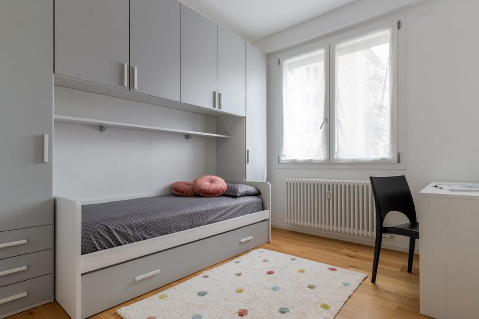 Bed, Photo of the whole room, Bedroom, wardrobe