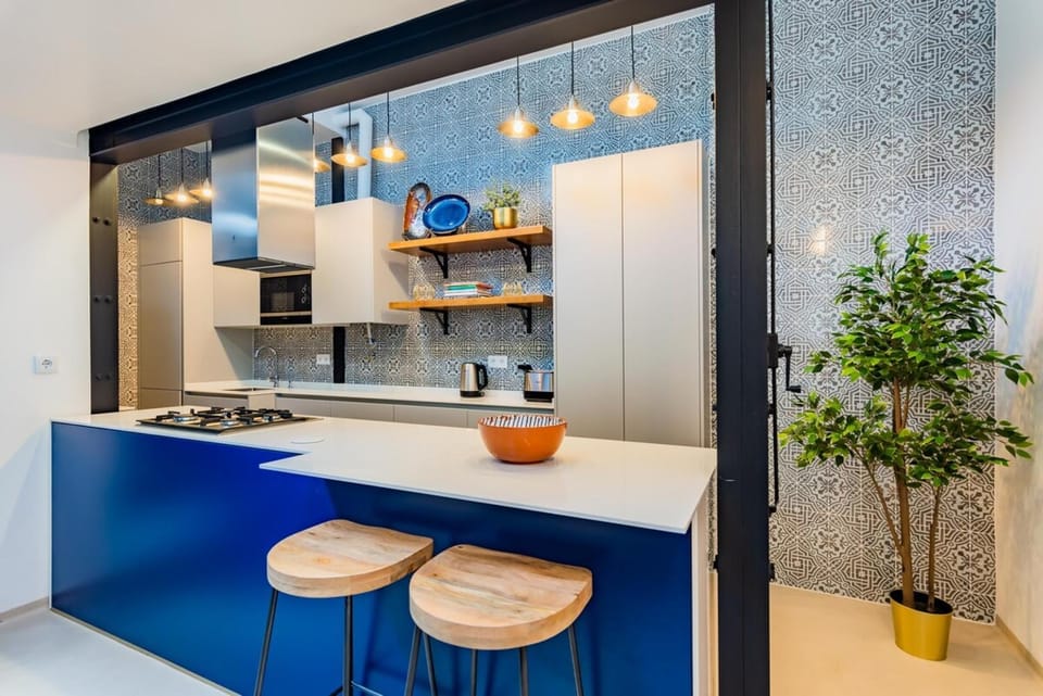Elegant 2BR + Gourmet Kitchen | Mid-Term Lisbon Apartment in Lisbon