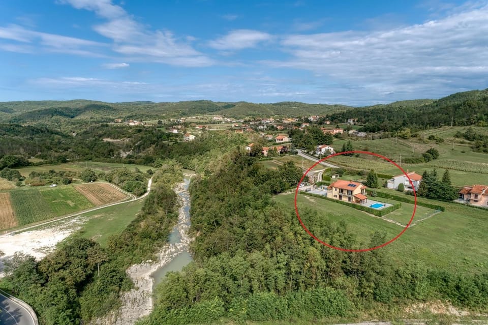 Neighbourhood, Natural landscape, Bird's eye view