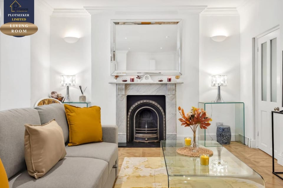 Living room, Seating area, fireplace, flat iron