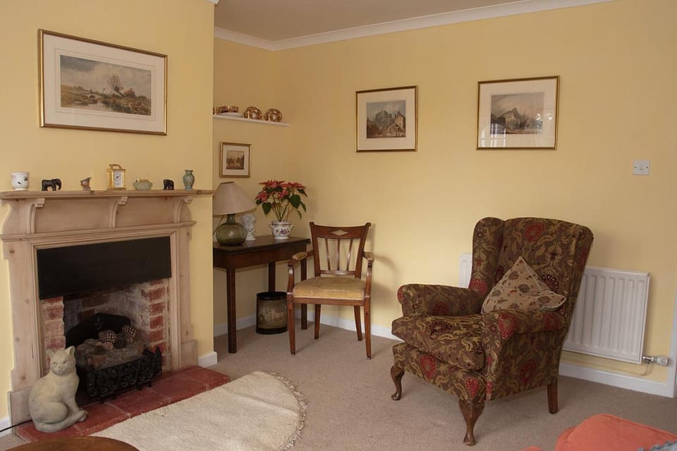 Living room, Seating area, internet