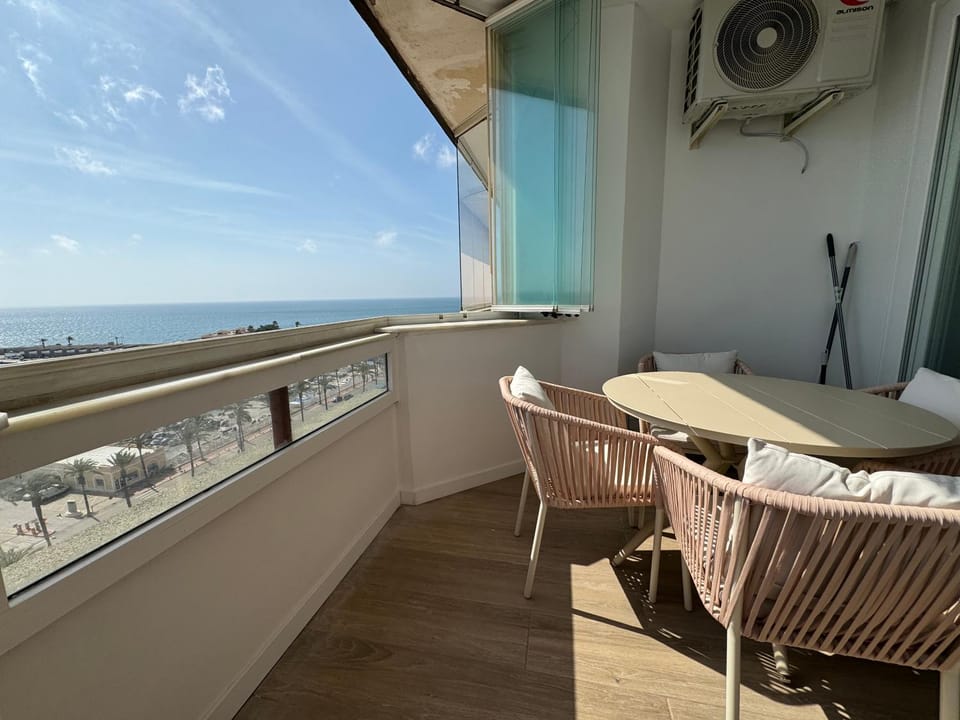 Day, View (from property/room), Balcony/Terrace, Dining area, Sea view