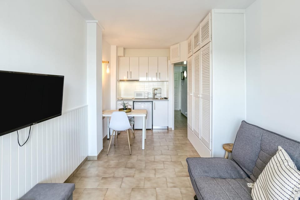Property building, Living room