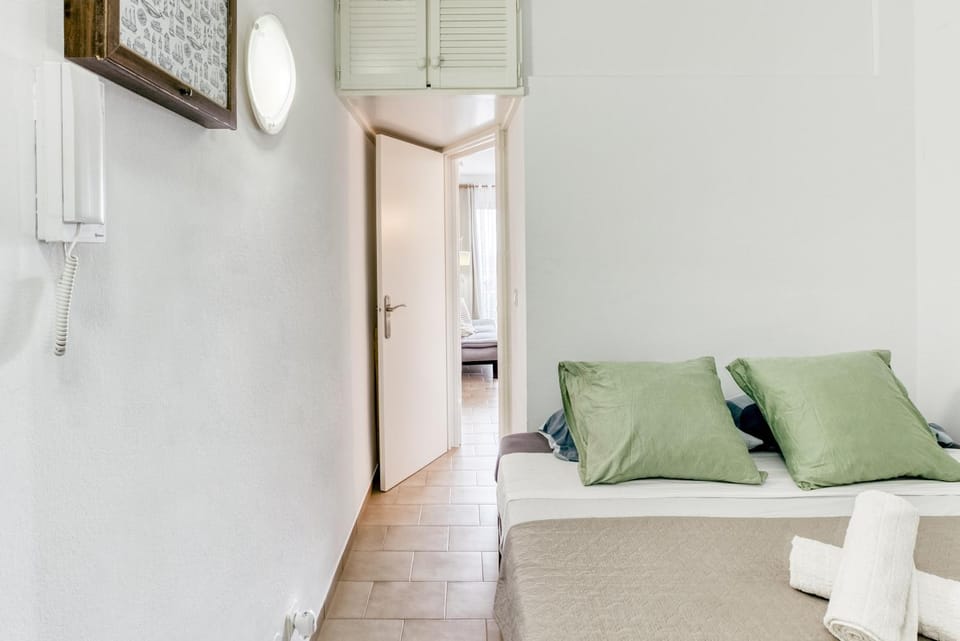 Living room, Bedroom