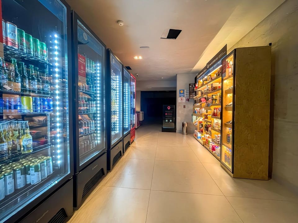 Supermarket/grocery shop
