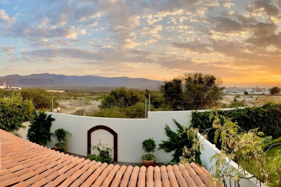 CASA ALCE - Jacuzzi, Heated Pool, Shuttle, Gym, AC, Free Parking in downtown San Miguel de Allende House in San Miguel de Allende