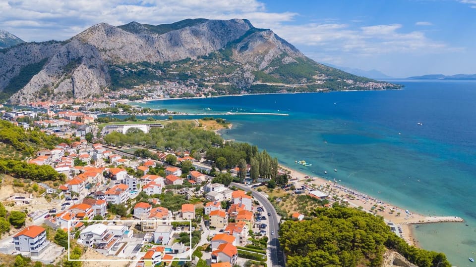 City view, Sea view