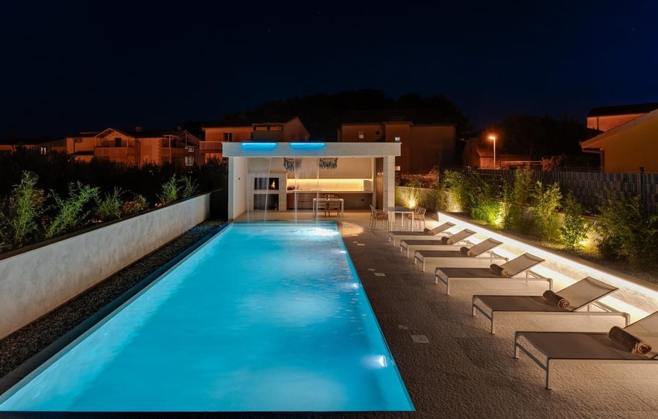 Holiday Resort Almissum - Luxury 11-bedroom villa Villa in Split-Dalmatia County