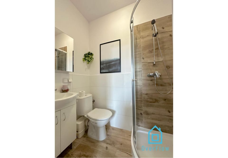 Birch Studio - Peaceful Retreat, 10 Minutes to Gdańsk Old Town & Seaside Apartment in Gdansk