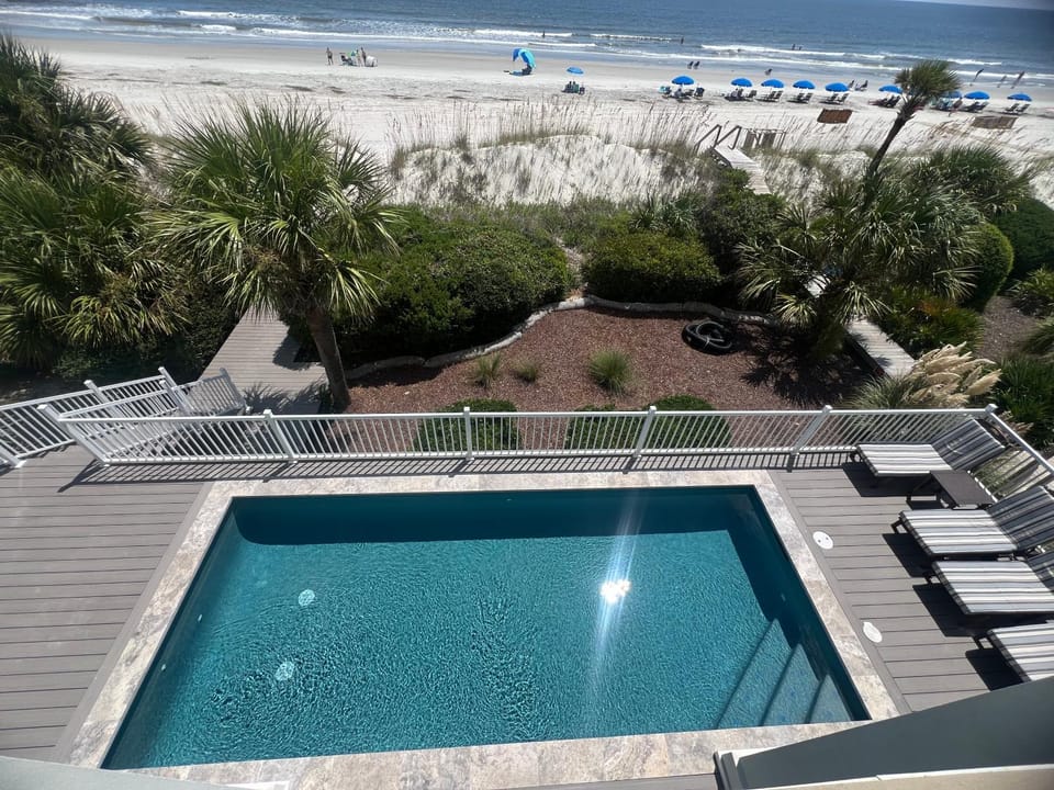 29 Singleton Beach Place- Luxury Oceanfront, Pool, Pool Table, Free Activities Included House in Hilton Head Island
