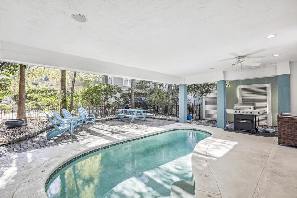 27 Corine Lane- Near Ocean Home with Pool, Seasonal Beach Shuttle! FREE Activities Included House in Hilton Head Island