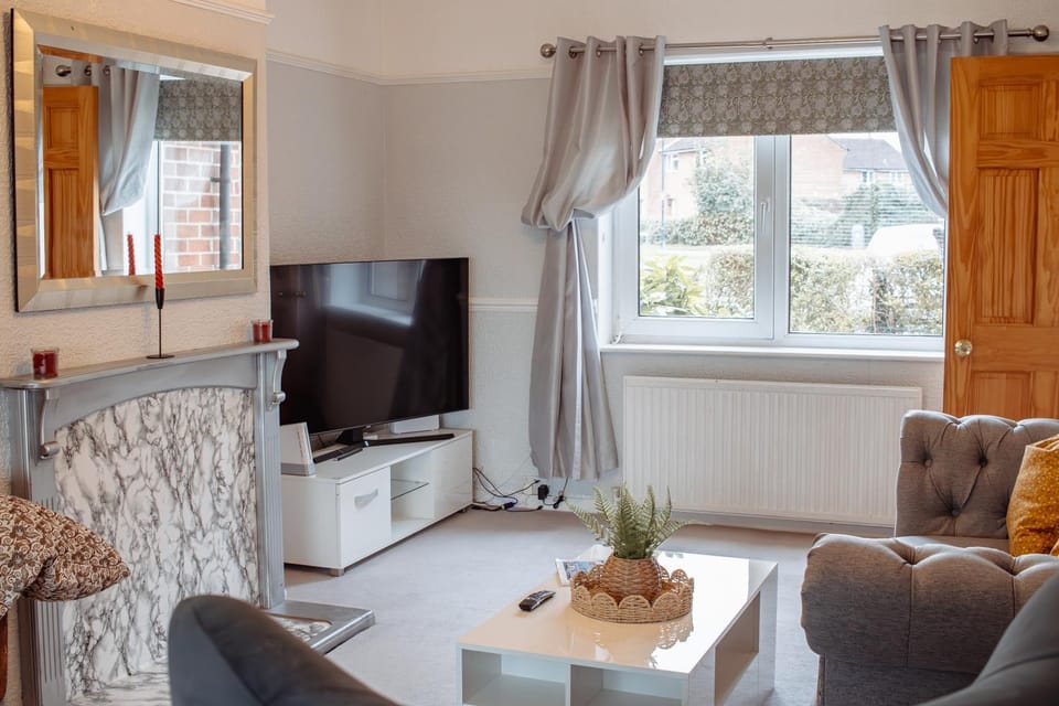 Communal lounge/ TV room, TV and multimedia