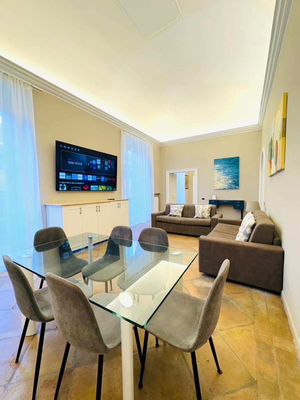 TV and multimedia, Living room, Seating area, Dining area