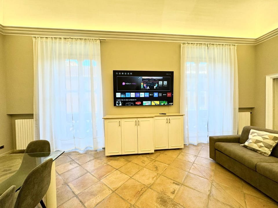 TV and multimedia, Living room, Seating area