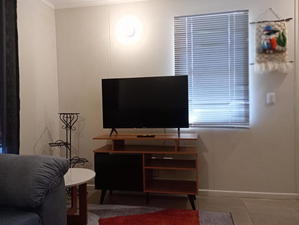 Communal lounge/ TV room, TV and multimedia
