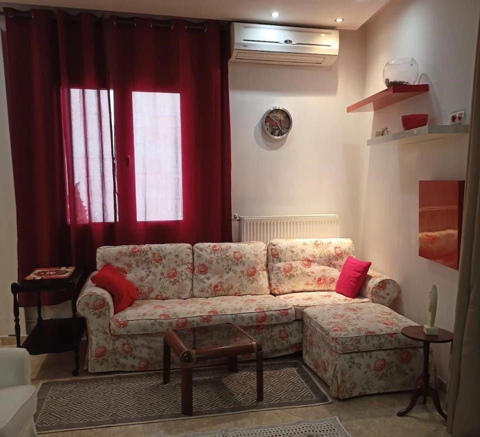 Living room, Seating area, air conditioner