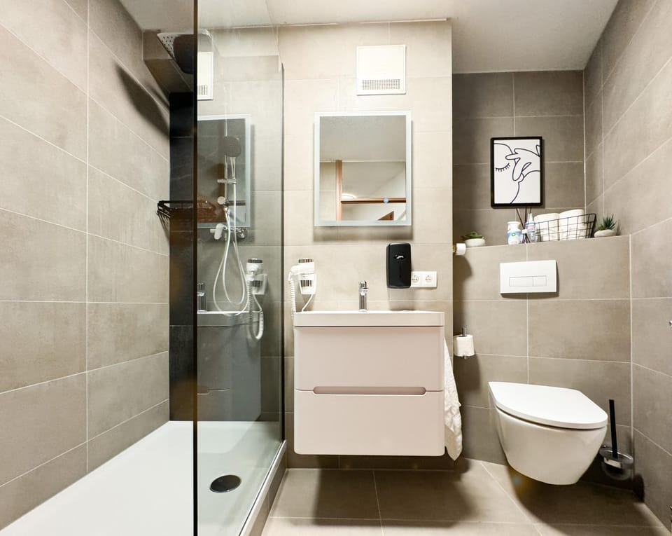 Shower, Toilet, Bathroom
