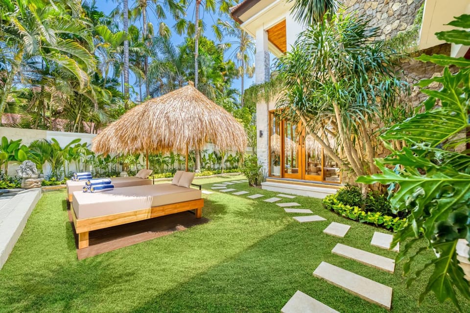 Villa Chicago Brand new 7 BDR private pool Villa in North Kuta