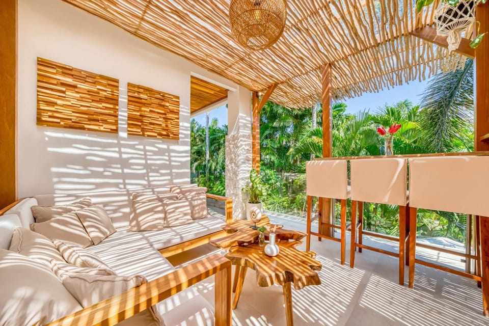 Villa Chicago Brand new 7 BDR private pool Villa in North Kuta