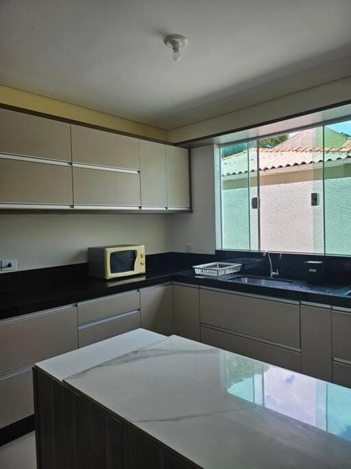 Sobrado Residencial Tuiuti House in Maringá