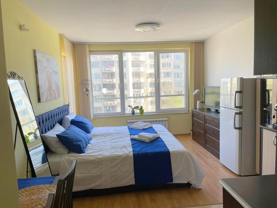 Blue Orchid Studio near airport & free parking Apartment in Sofia